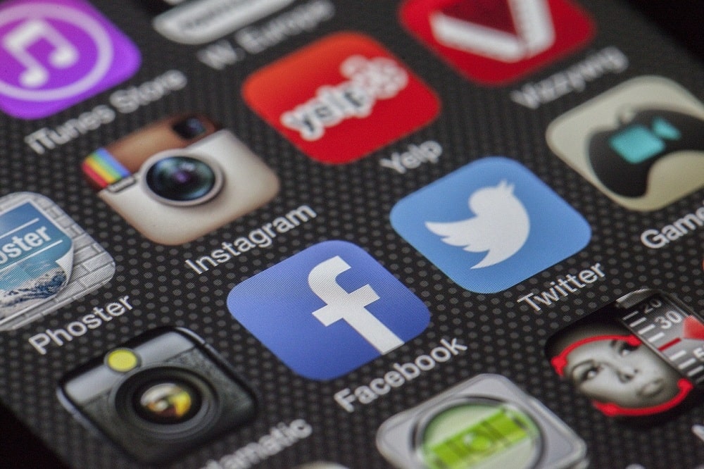 Чем опасна зависимость от социальных сетей?